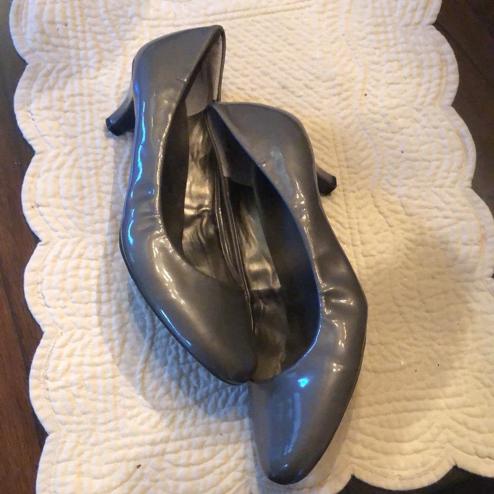 meToo Gray faux patent leather classic low pumps - cushioned insoles.